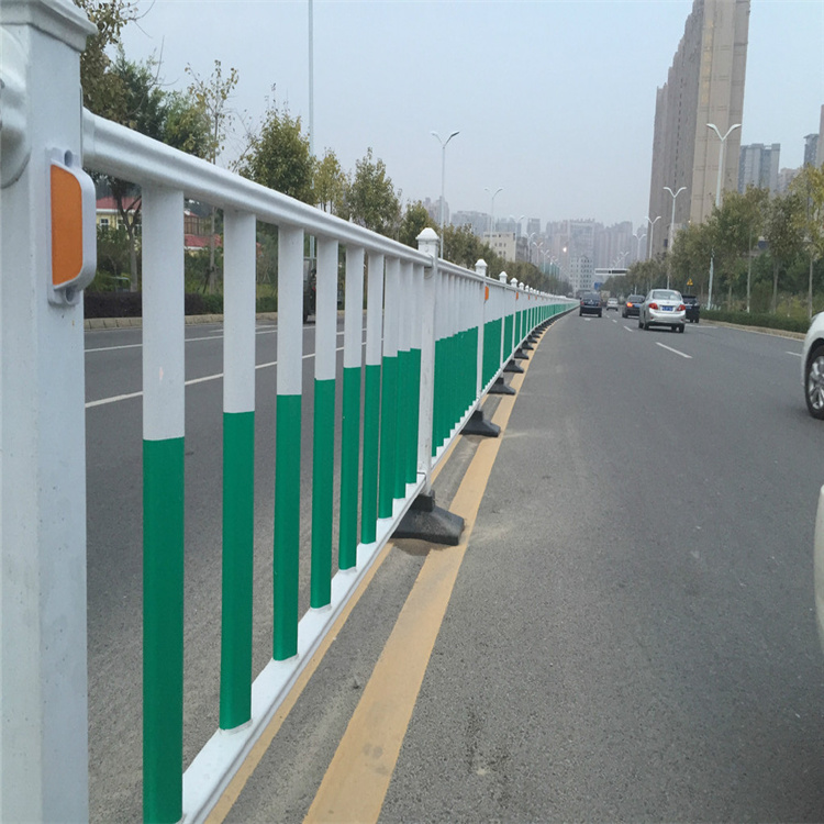 公路中間防護欄