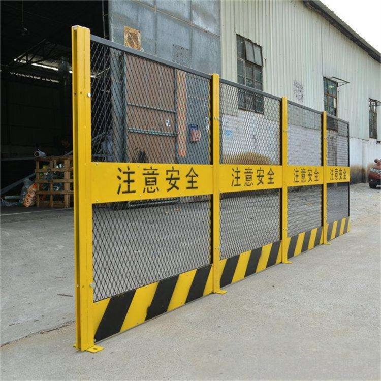 新疆工地臨邊護(hù)欄
